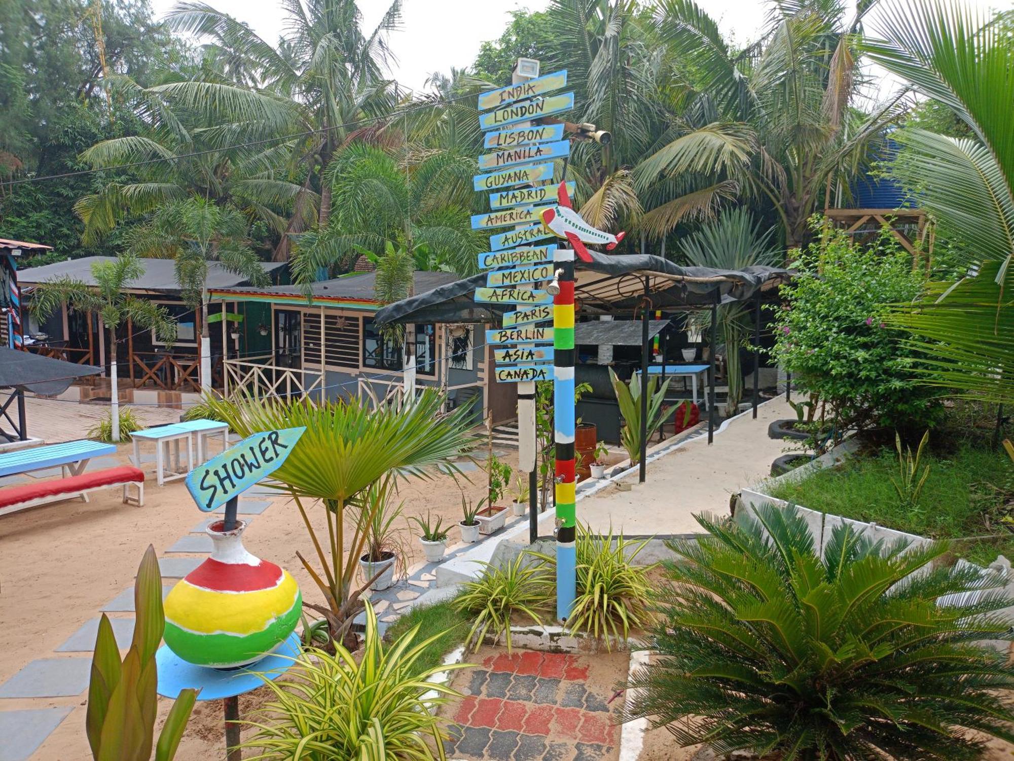 Boaty'S Beach Cottages Calangute Exterior photo